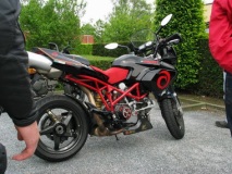 new color with dymag carbon wheels