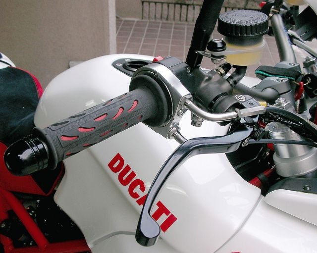 Throttle  holder