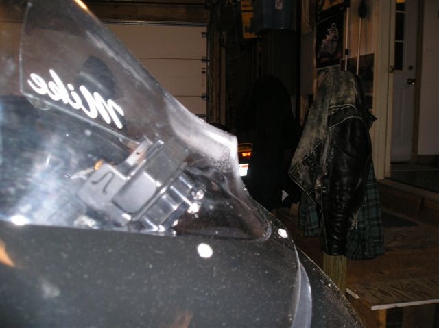 Adding pocket to fully open Quest 2 antenna