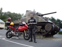 COYOTE EN OMAHA BEACH NORMANDIA (FRANCIA)