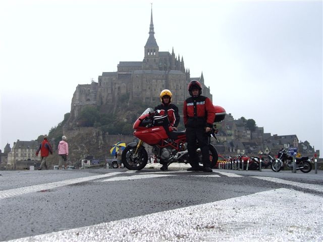 Coyote and Brother en Mont San Michell (Bretaña)