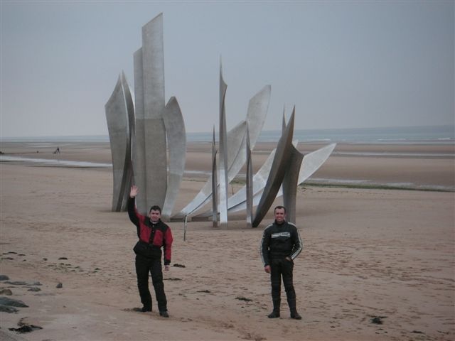 Coyote and Brother en Omaha beach (France)