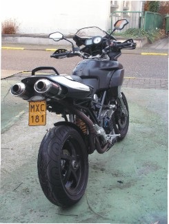 exhaust pipes banaan