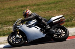 916 with 999R Ohlins front spec