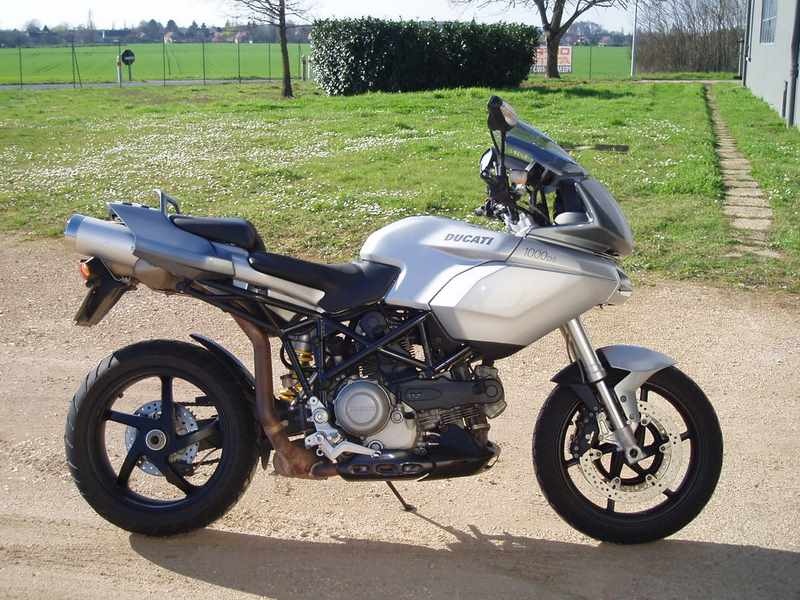 Grey, black, carbon, pleasure !