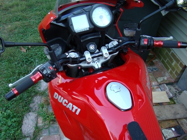 rizoma 22mm bars, grips, barends