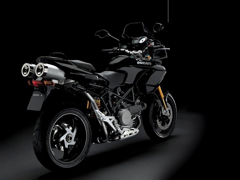 Black 1100S right tail