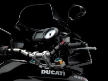 Black 1100S dashboard