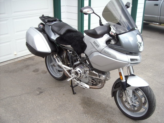 Right Front Quarter w/ Bags View