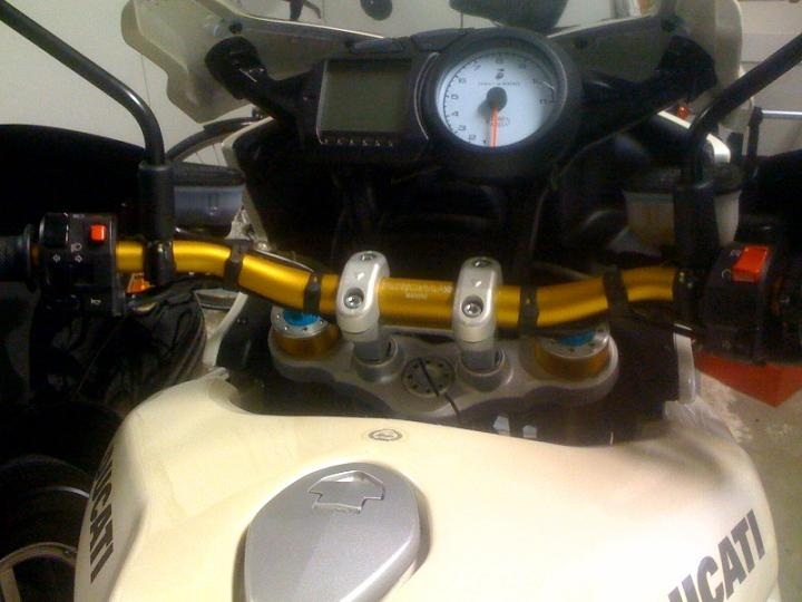 New Rizoma Bar Installation on 2009 1100s