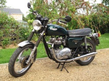 1980 Bonneville - BRG, peashooters, T120 bars....