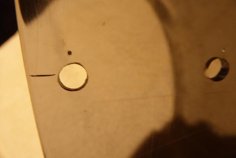 Crack, from aerofoil mounting hole