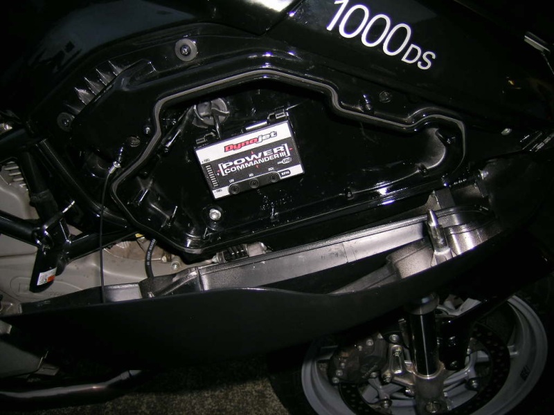 Power Commander mounted in glove box