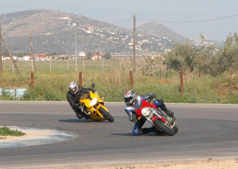 Yellow SS 750 @ Megara circuit