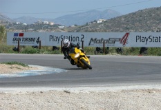 Yellow SS 750 @ Megara circuit