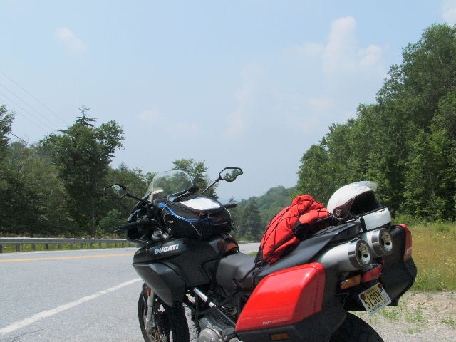 chicane tank bag Canyon ex w/ H2O bladder worked great..