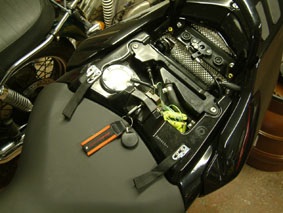 Easy luggage tie down points